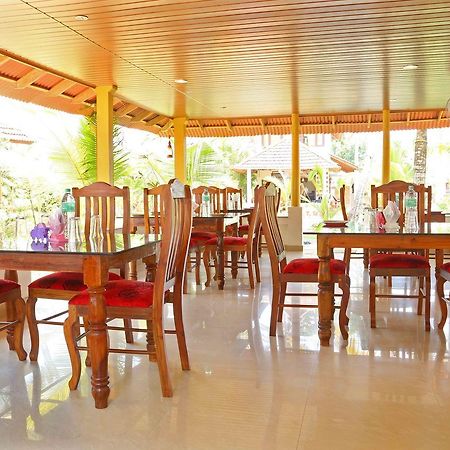 Pozhiyoram Ayurveda Beach Resort Alappuzha Екстер'єр фото