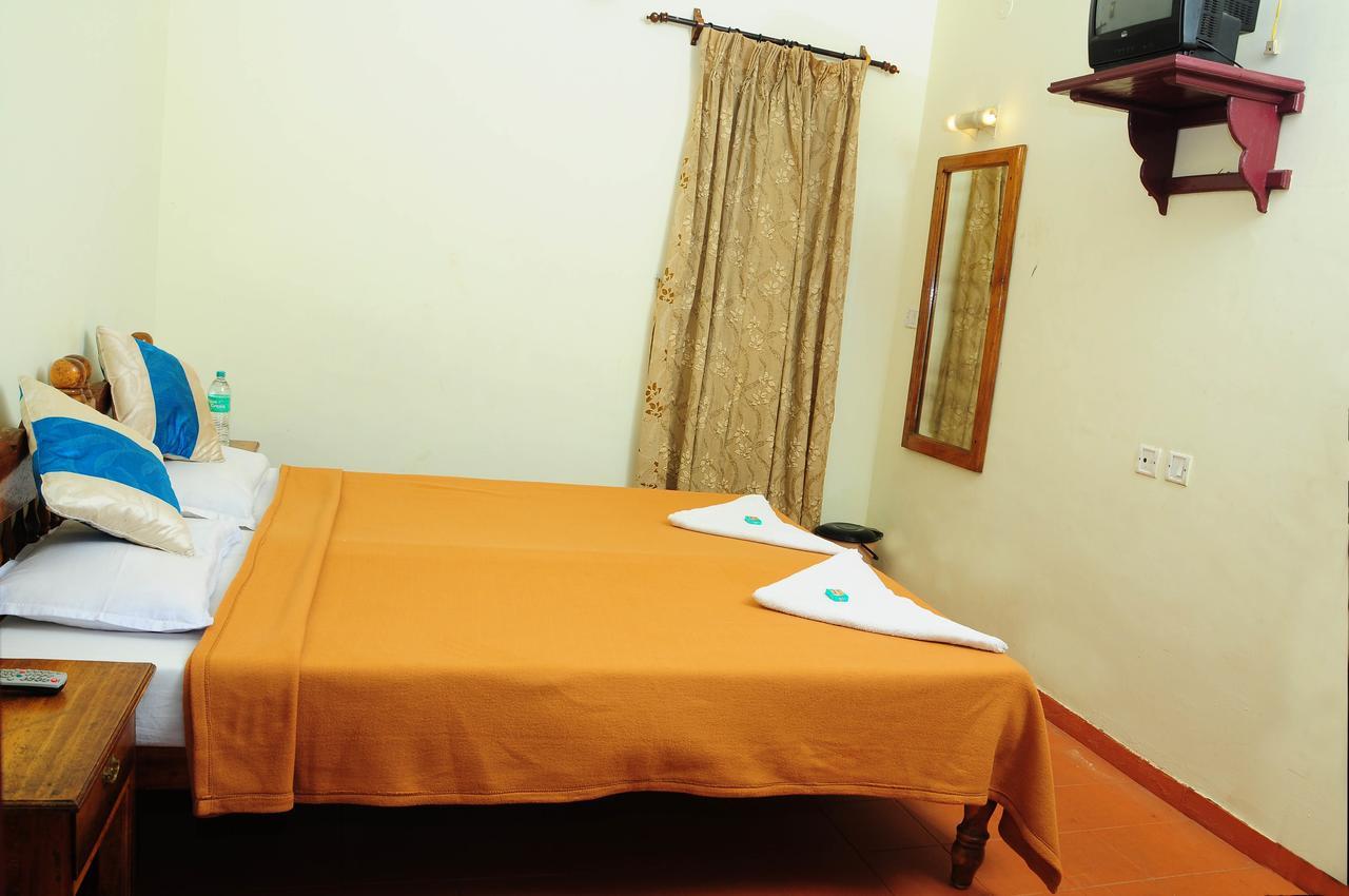 Pozhiyoram Ayurveda Beach Resort Alappuzha Екстер'єр фото