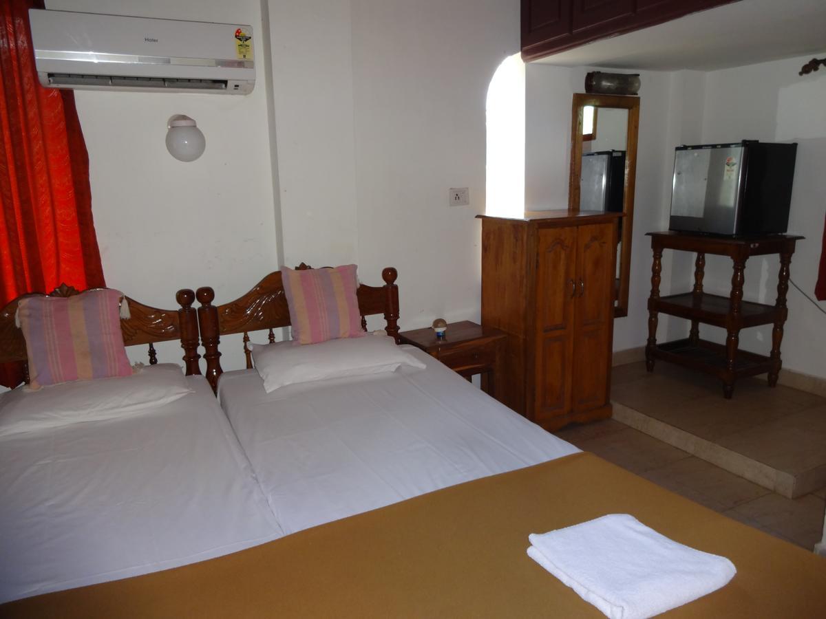 Pozhiyoram Ayurveda Beach Resort Alappuzha Екстер'єр фото