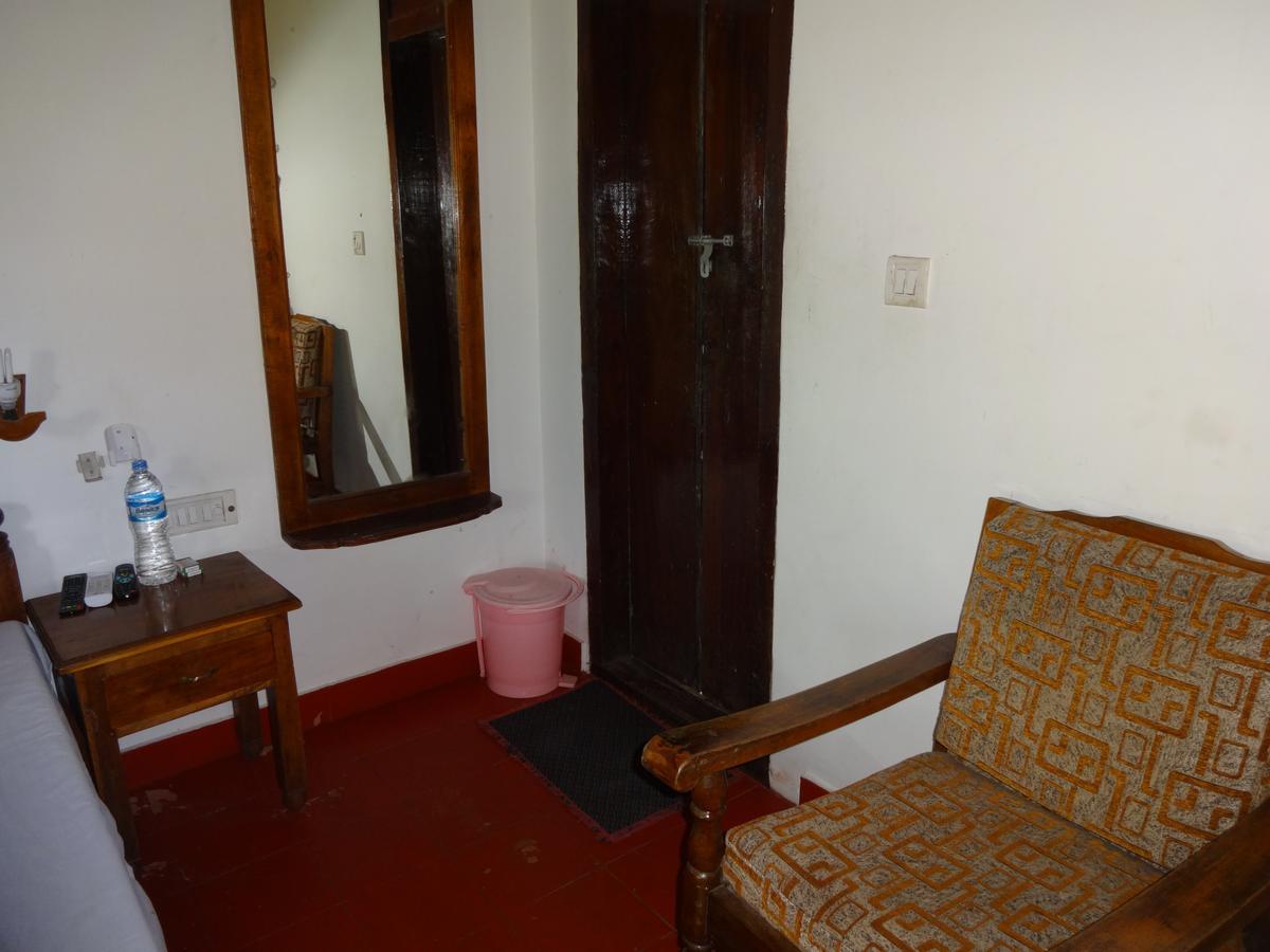 Pozhiyoram Ayurveda Beach Resort Alappuzha Екстер'єр фото