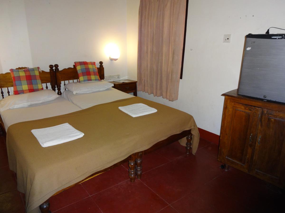 Pozhiyoram Ayurveda Beach Resort Alappuzha Екстер'єр фото
