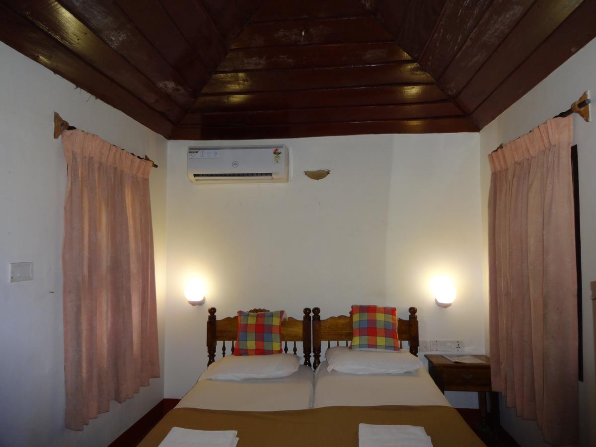 Pozhiyoram Ayurveda Beach Resort Alappuzha Екстер'єр фото