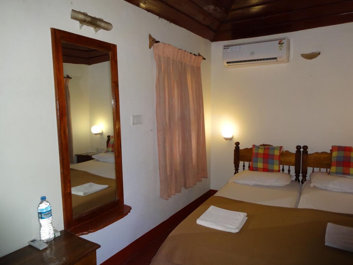 Pozhiyoram Ayurveda Beach Resort Alappuzha Екстер'єр фото